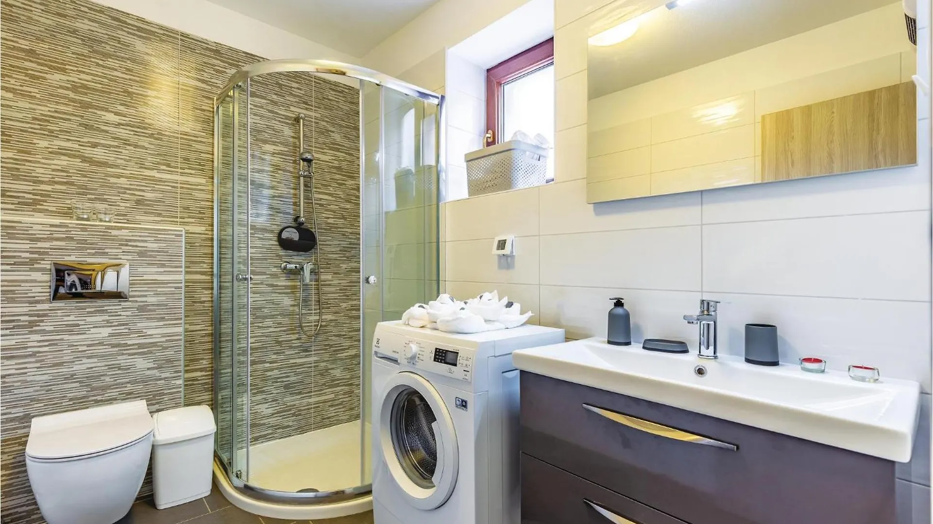 Stunning Home In Peruski With Wifi Сasa de vacaciones